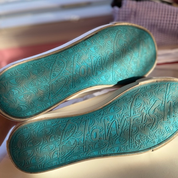 Blowfish Malibu White Floral Sneakers - Picture 7 of 9